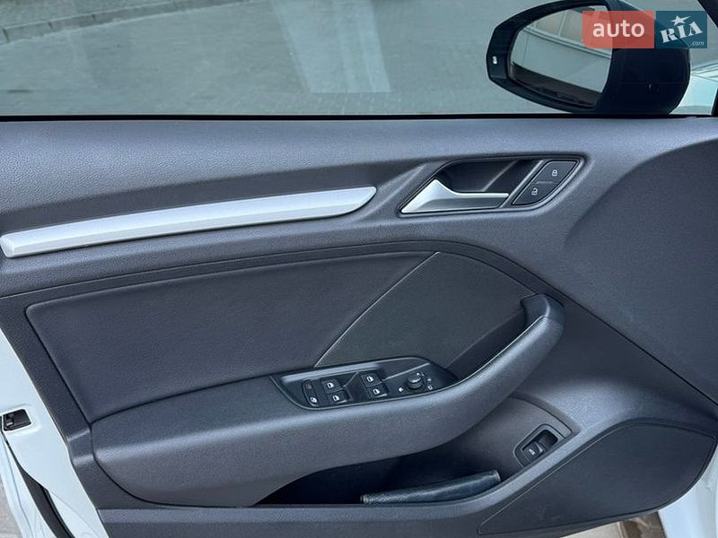 Седан Audi A3 2015 в Тернополі