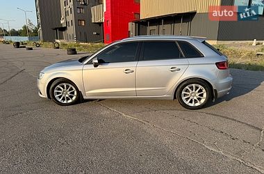 Хетчбек Audi A3 2016 в Харкові