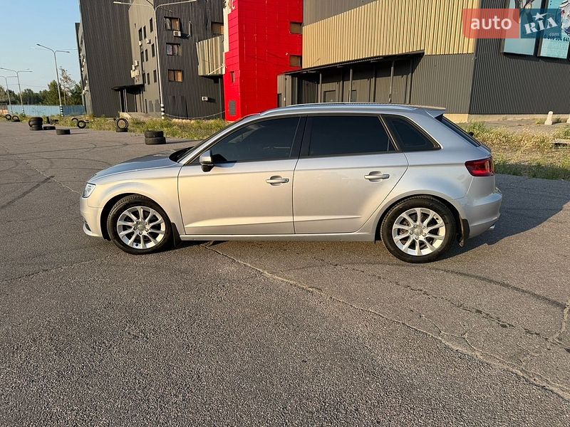Хетчбек Audi A3 2016 в Харкові
