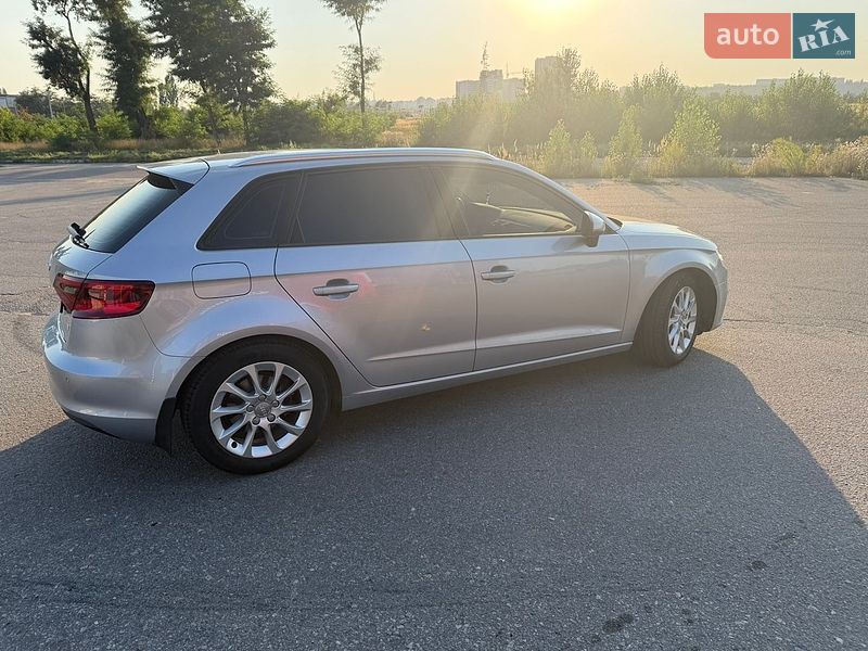 Хетчбек Audi A3 2016 в Харкові