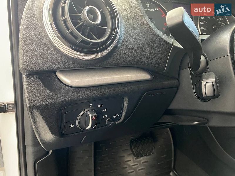 Седан Audi A3 2015 в Киеве фото 20 Седан Audi A3 2015 в Киеве