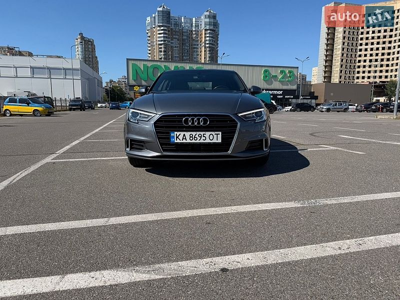Седан Audi A3 2016 в Киеве