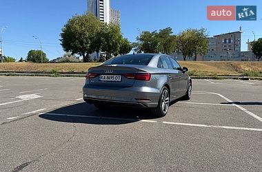 Седан Audi A3 2016 в Киеве