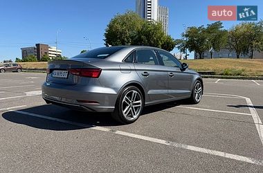 Седан Audi A3 2016 в Киеве