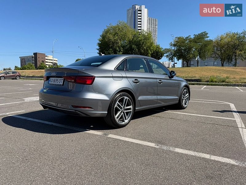 Седан Audi A3 2016 в Киеве