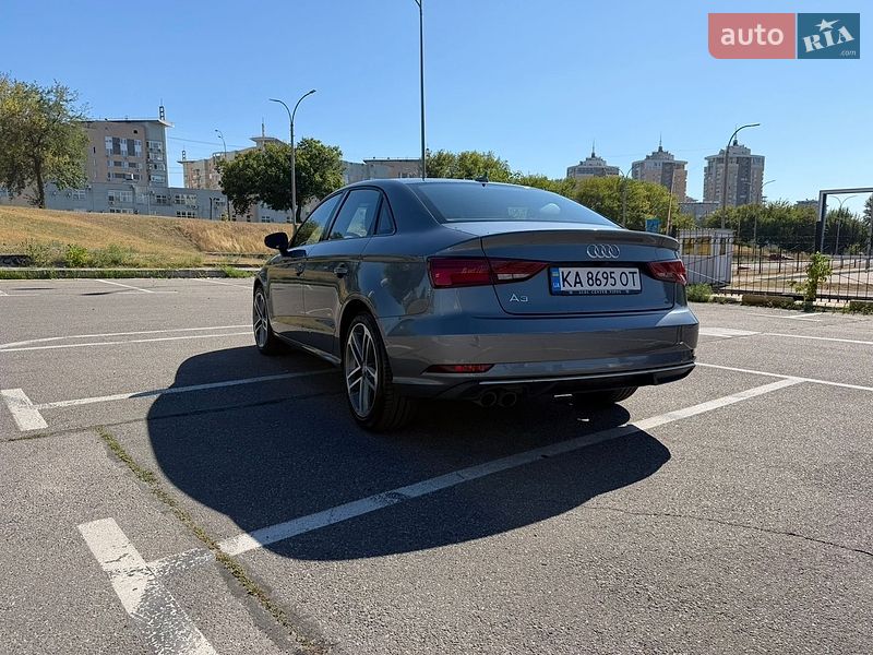 Седан Audi A3 2016 в Киеве