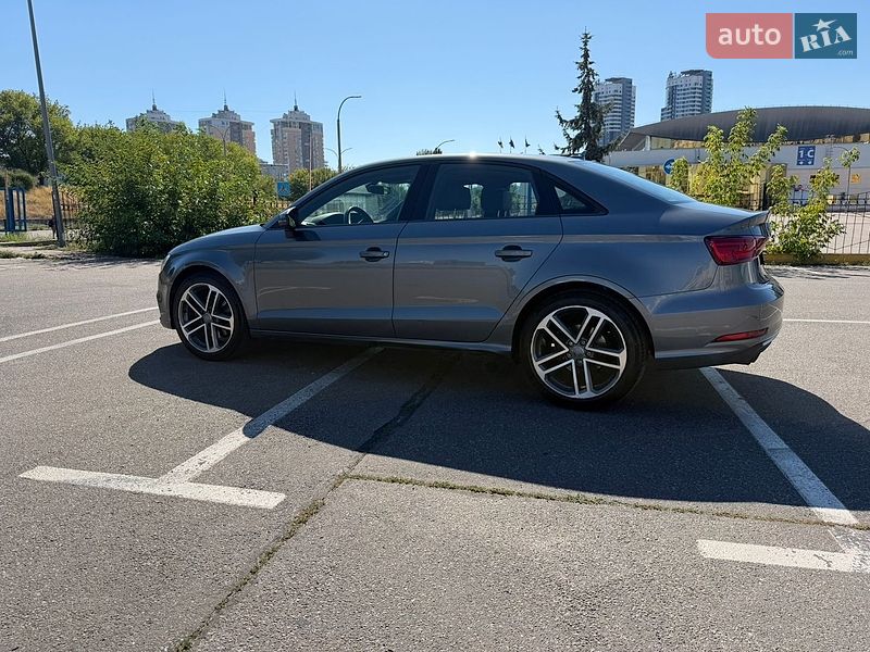 Седан Audi A3 2016 в Киеве