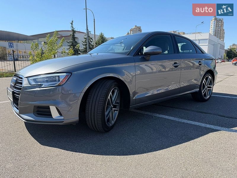 Седан Audi A3 2016 в Киеве