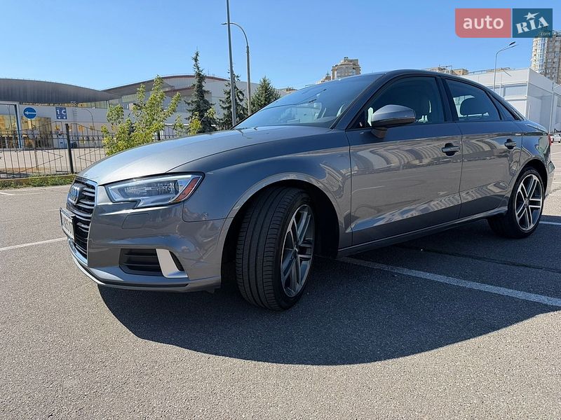 Седан Audi A3 2016 в Киеве