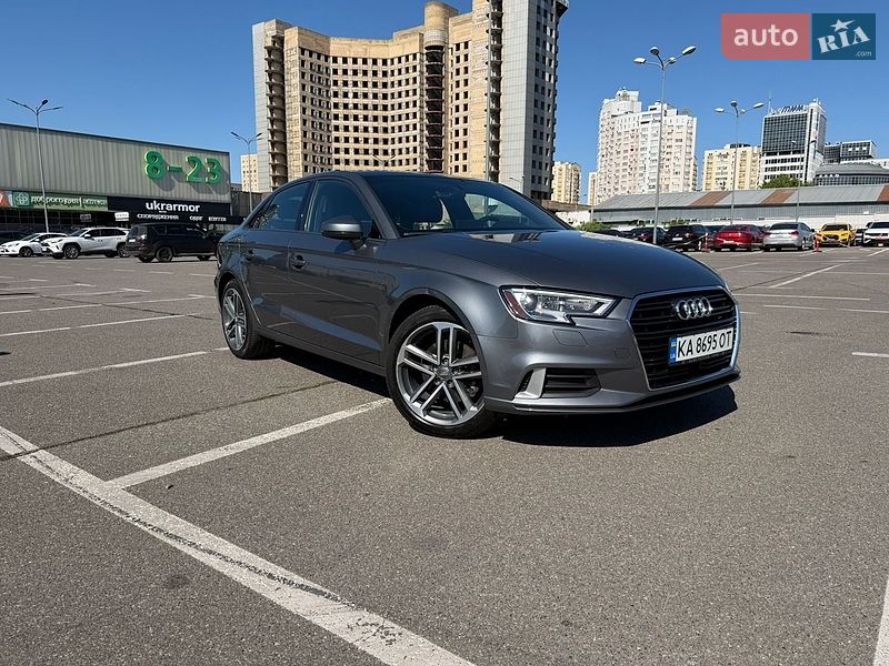 Седан Audi A3 2016 в Киеве