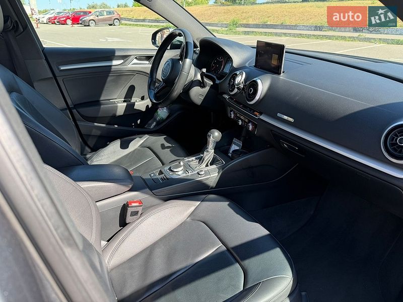 Седан Audi A3 2016 в Киеве