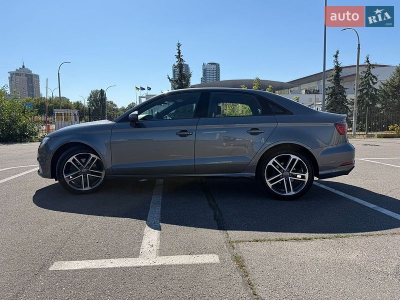 Седан Audi A3 2016 в Киеве