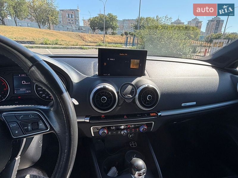 Седан Audi A3 2016 в Киеве