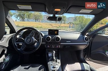 Седан Audi A3 2016 в Киеве