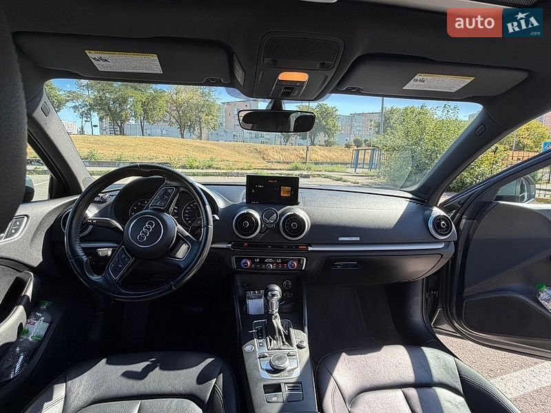 Седан Audi A3 2016 в Киеве