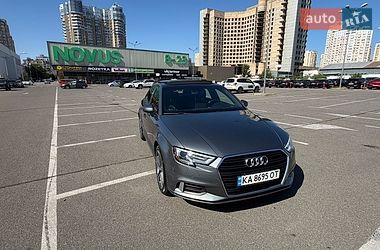 Седан Audi A3 2016 в Киеве