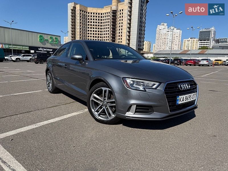 Седан Audi A3 2016 в Киеве