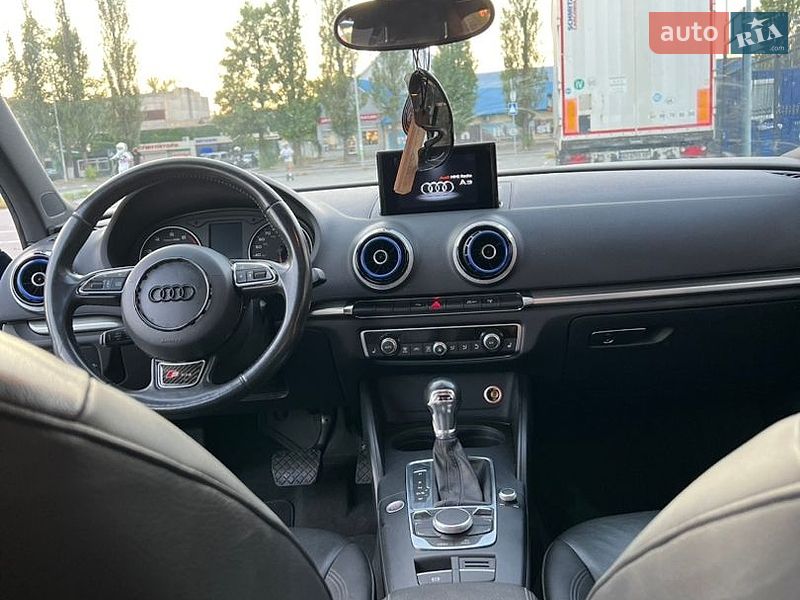 Седан Audi A3 2015 в Киеве