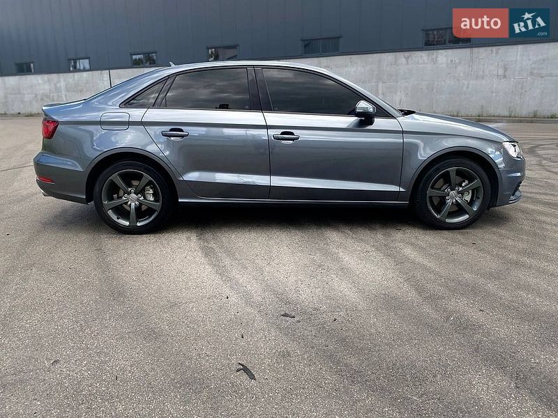 Седан Audi A3 2015 в Киеве
