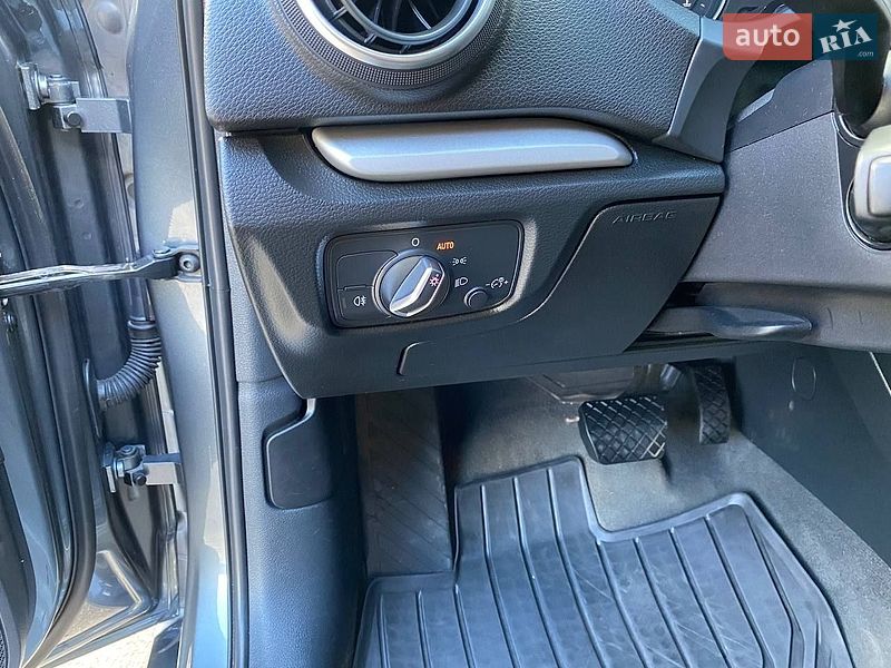 Седан Audi A3 2015 в Киеве