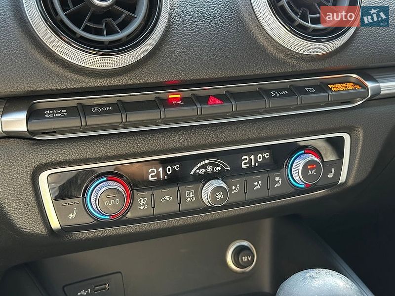 Седан Audi A3 2020 в Ивано-Франковске