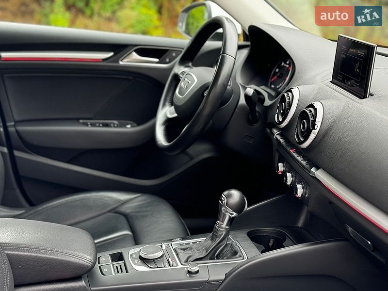 Седан Audi A3 2015 в Малине
