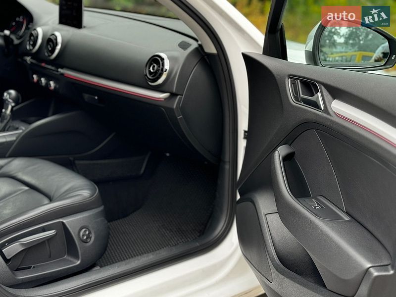 Седан Audi A3 2015 в Малине