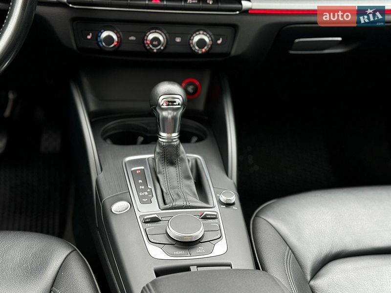 Седан Audi A3 2015 в Малине