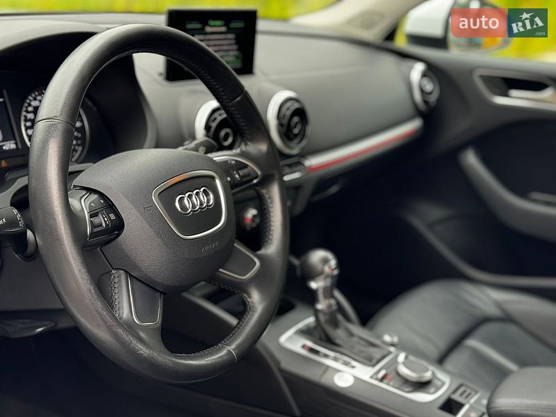 Седан Audi A3 2015 в Малине