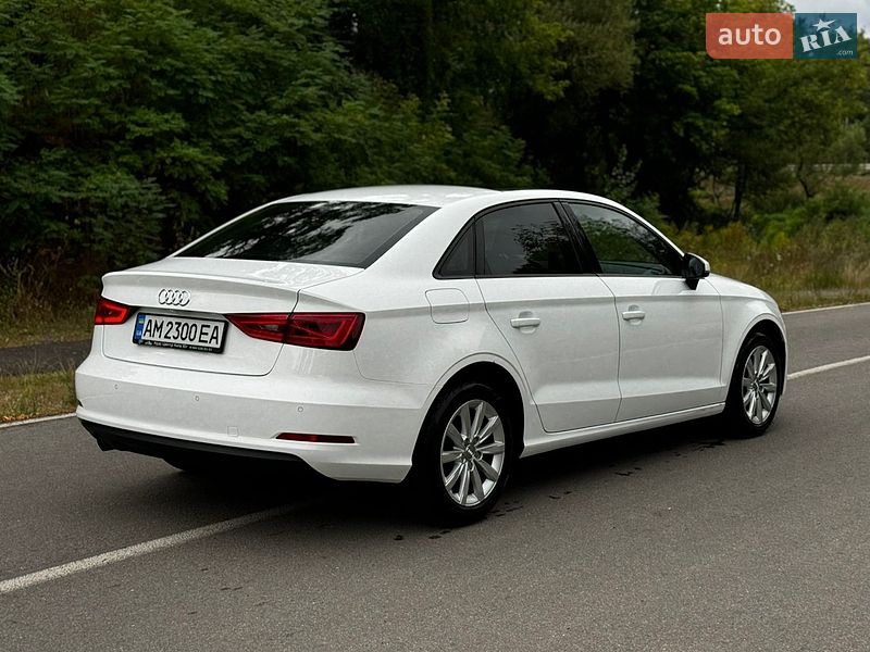 Седан Audi A3 2015 в Малине