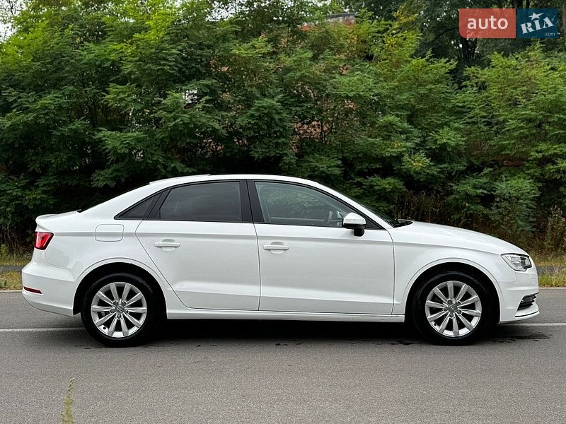 Седан Audi A3 2015 в Малине