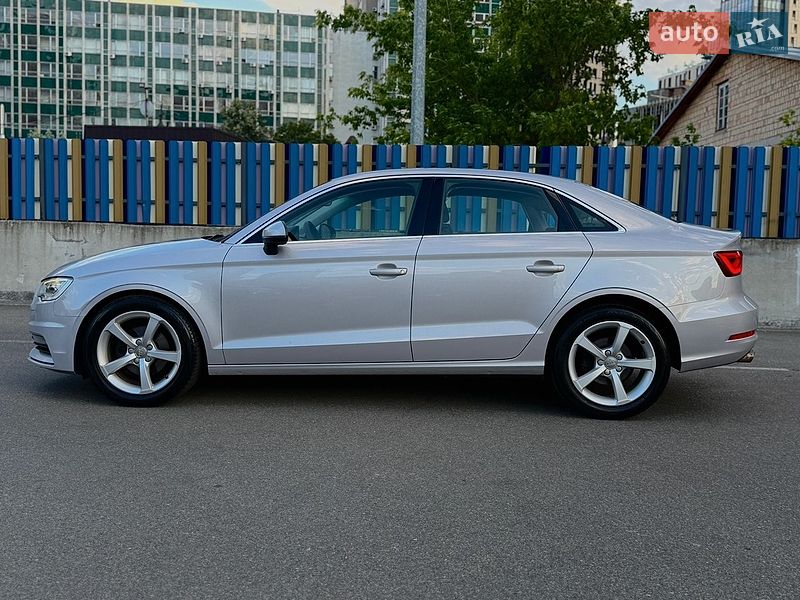 Седан Audi A3 2013 в Киеве