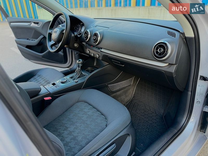 Седан Audi A3 2013 в Киеве