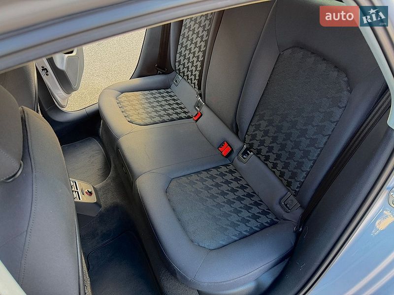 Седан Audi A3 2013 в Киеве