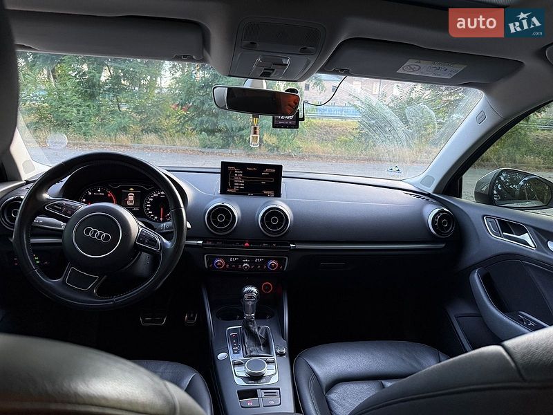 Седан Audi A3 2015 в Киеве