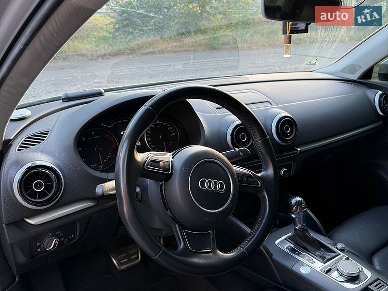 Седан Audi A3 2015 в Киеве