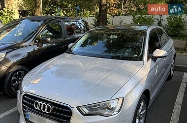 Седан Audi A3 2015 в Киеве