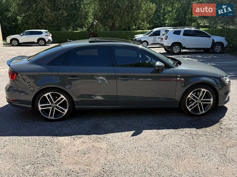 Седан Audi A3 2017 в Киеве