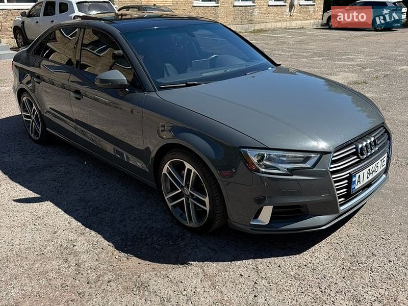 Седан Audi A3 2017 в Киеве