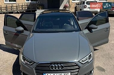 Седан Audi A3 2017 в Киеве