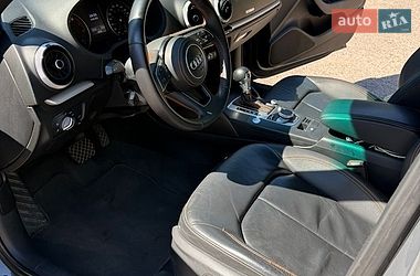 Седан Audi A3 2017 в Киеве