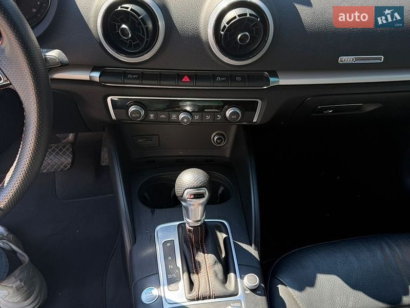 Седан Audi A3 2017 в Киеве