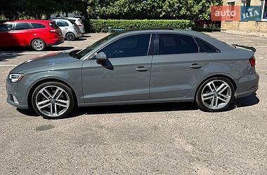 Седан Audi A3 2017 в Киеве