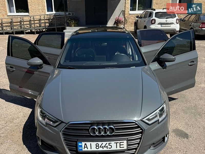 Седан Audi A3 2017 в Киеве
