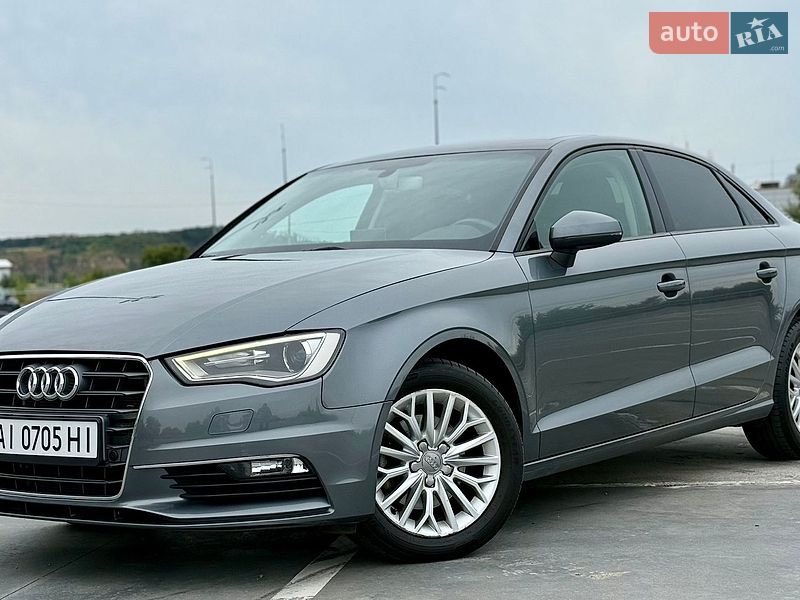 Седан Audi A3 2016 в Киеве