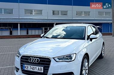 Хэтчбек Audi A3 2014 в Ромнах