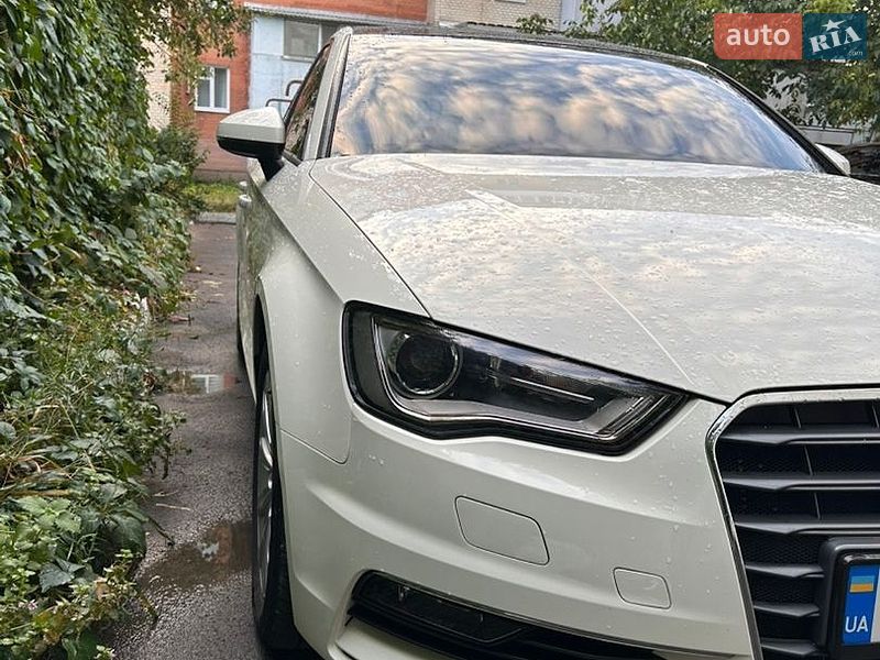Седан Audi A3 2015 в Хмельницком