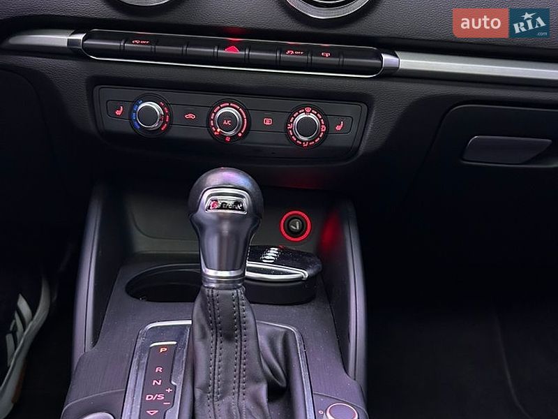 Седан Audi A3 2015 в Хмельницком