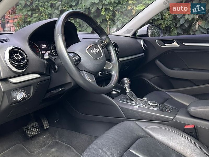 Седан Audi A3 2015 в Хмельницком