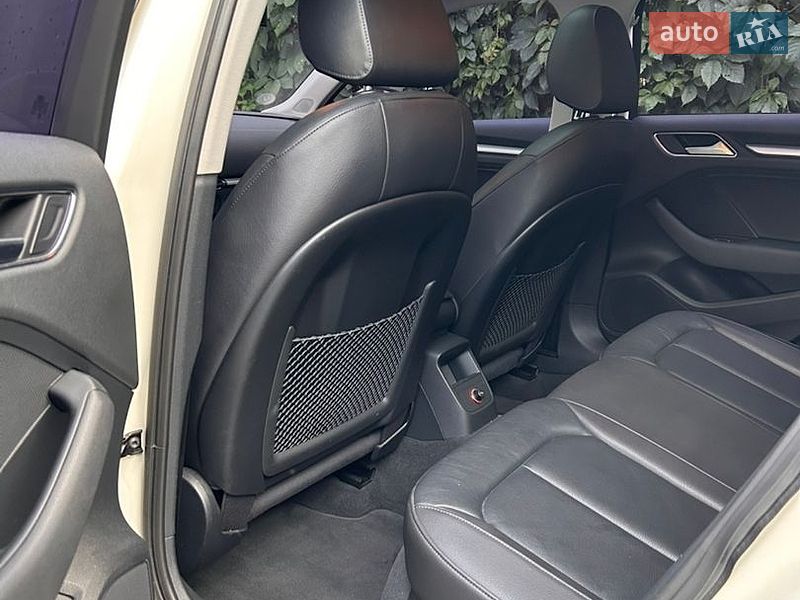 Седан Audi A3 2015 в Хмельницком